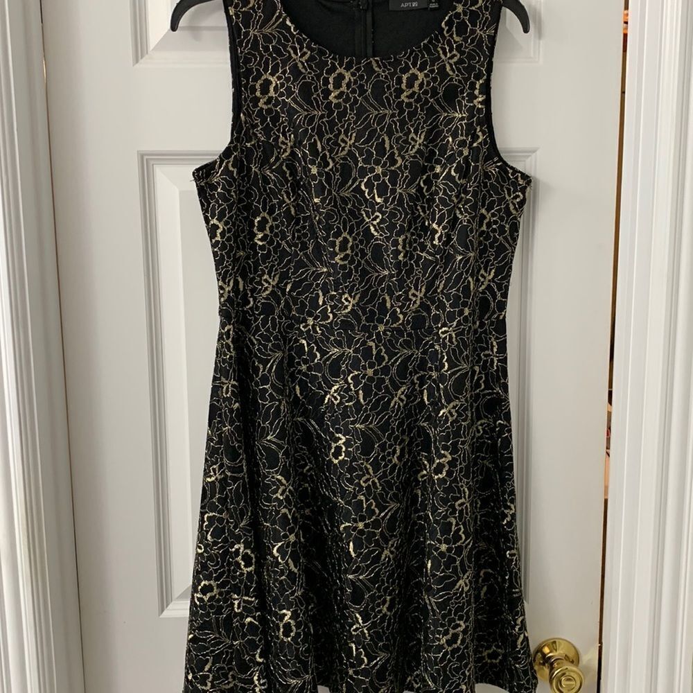 APT.9 Size 12 sleeveless fit & flare party dress.  Black w/gold texture detail.